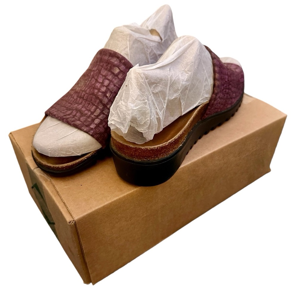 Walking Co Slip-On Flatform Suede & Leather Wedges Size 9
